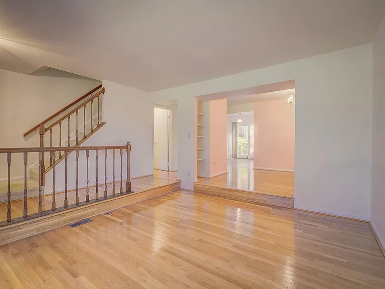 14907 Bradwill Ct — Photo 9