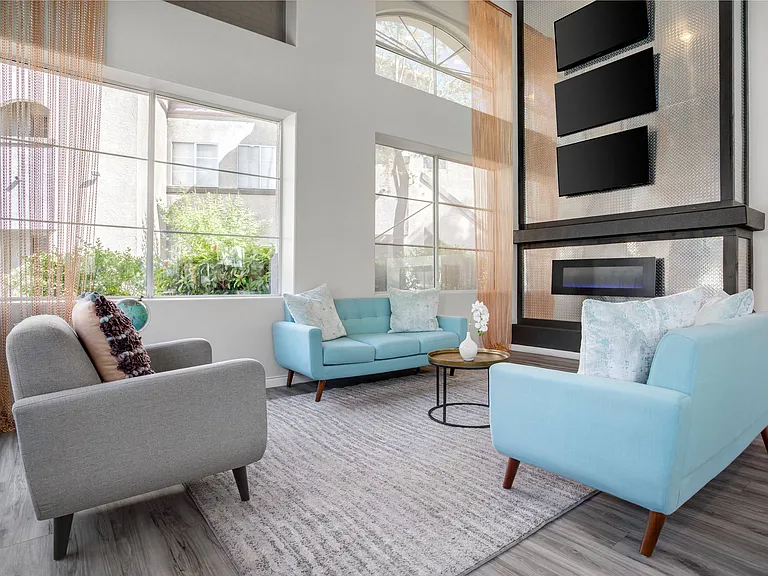 Leasing Center