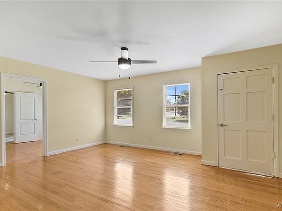 5th image of 3328 38th St E
