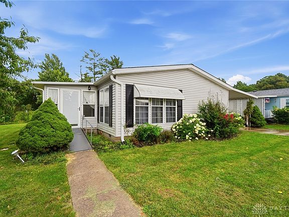 5th image of 141 S Point Dr