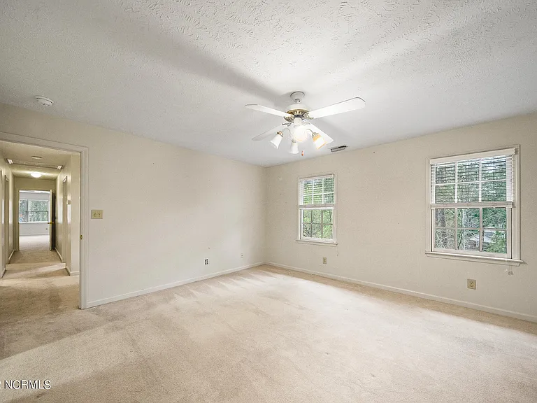 300 Clearfield Ln — Photo 25
