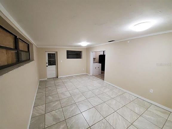 5th image of 3922 Auburndale Ave