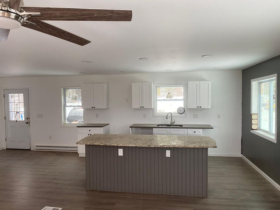 2nd image of 36 Lords Hill Rd