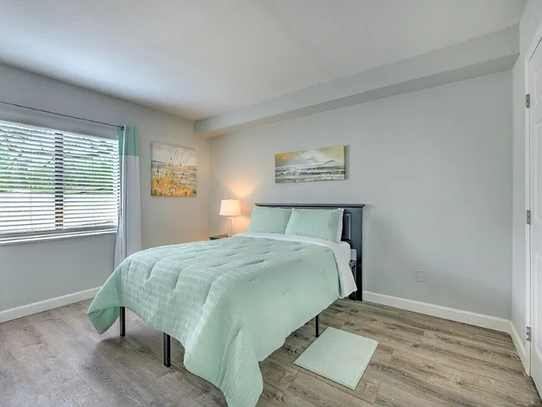 Pearl Cove Apartments — Photo 17