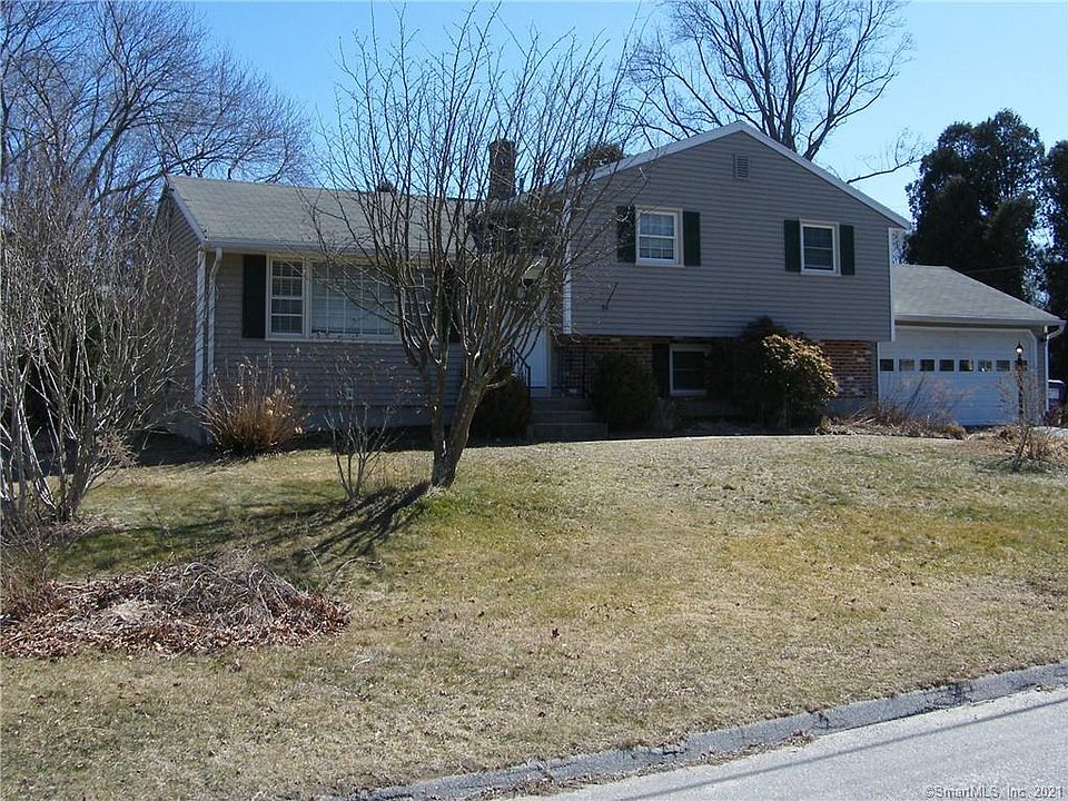 2nd image of 14 College St