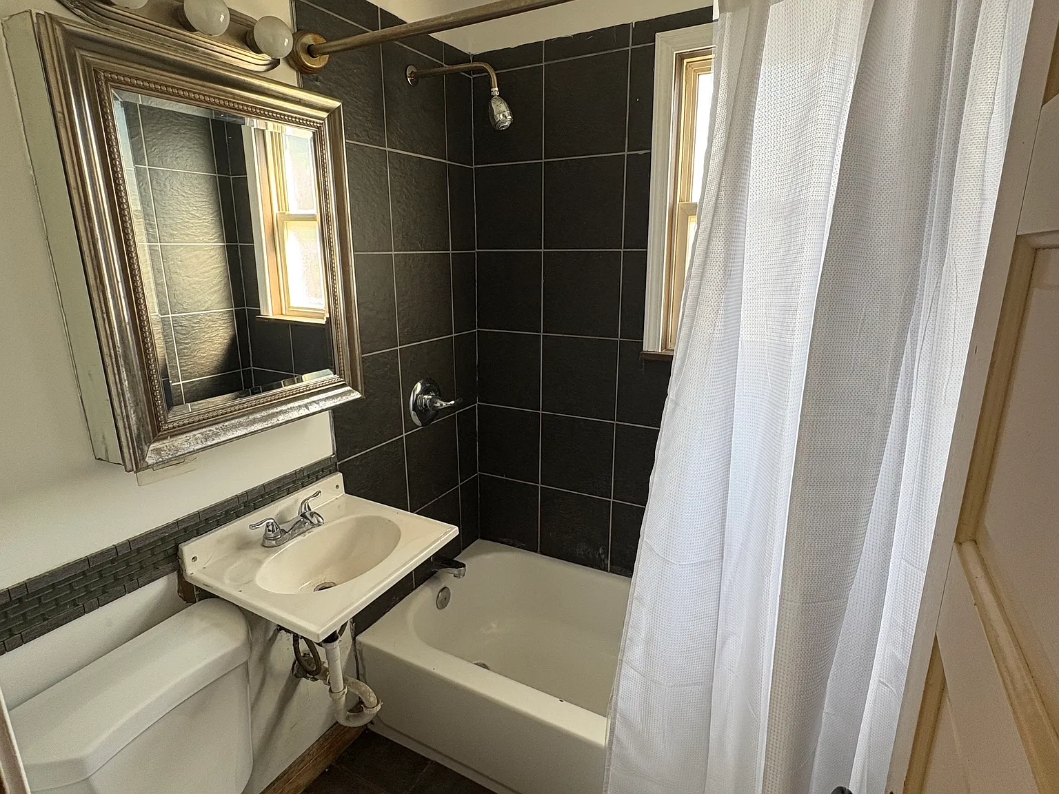 2 bed, $1,250 — Photo 3