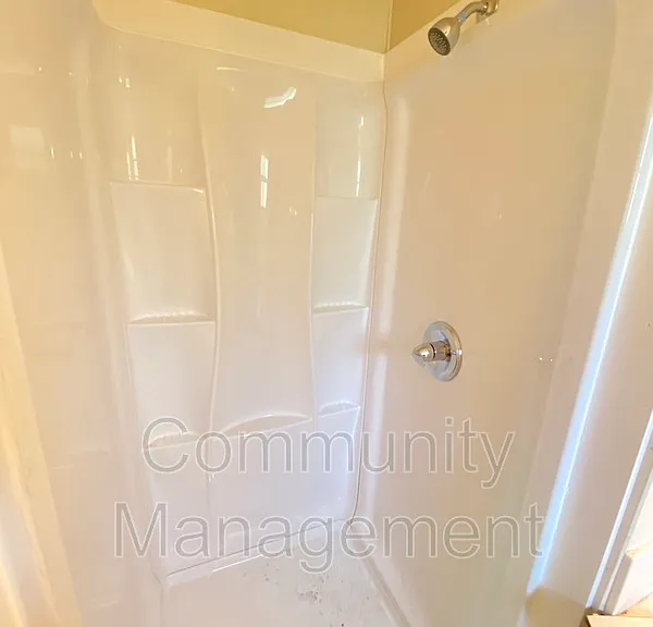 821 W Garfield St — Photo 9