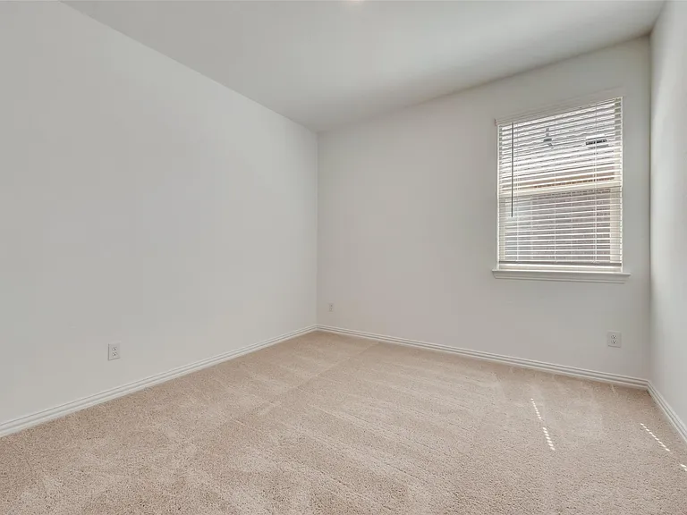 1109 Sassafras Dr — Photo 18