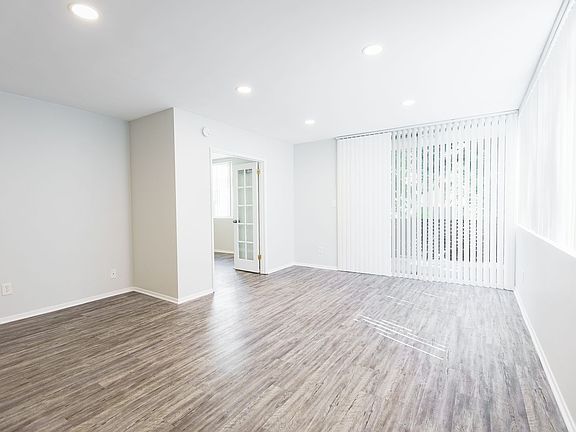 5th image of 816 S Bundy Dr APT 9