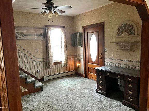 2nd image of 105 Owen St