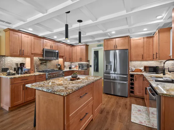 2012 Mooreland Dr, Lawrenceburg, KY 40342