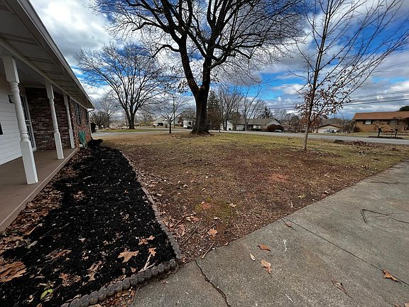 3rd image of 2728 Greenway Dr