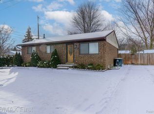 1480 S Schuman St, Westland, MI 48186
