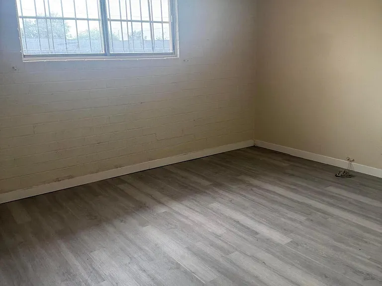 112 W Dr Martin Luther King Jr St — Photo 5