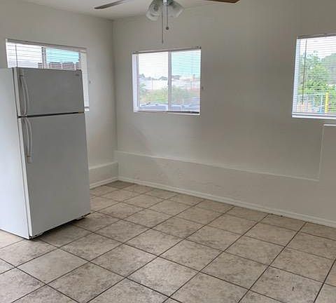 2nd image of 3459 1/2 Martin Ave