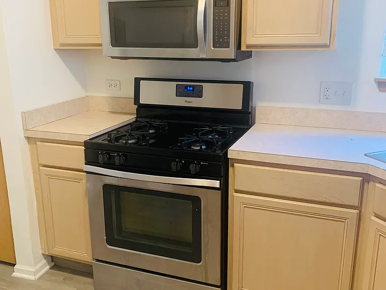 680 Mill Cir #107 — Photo 10