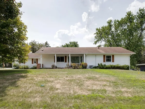 302 3rd Ave NW, Medford, MN 55049