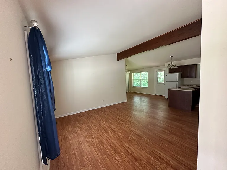 517 Crescent Ct — Photo 7