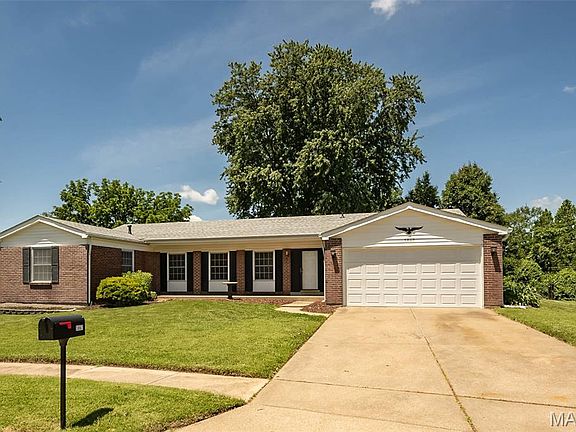 4th image of 3867 Watersedge Dr