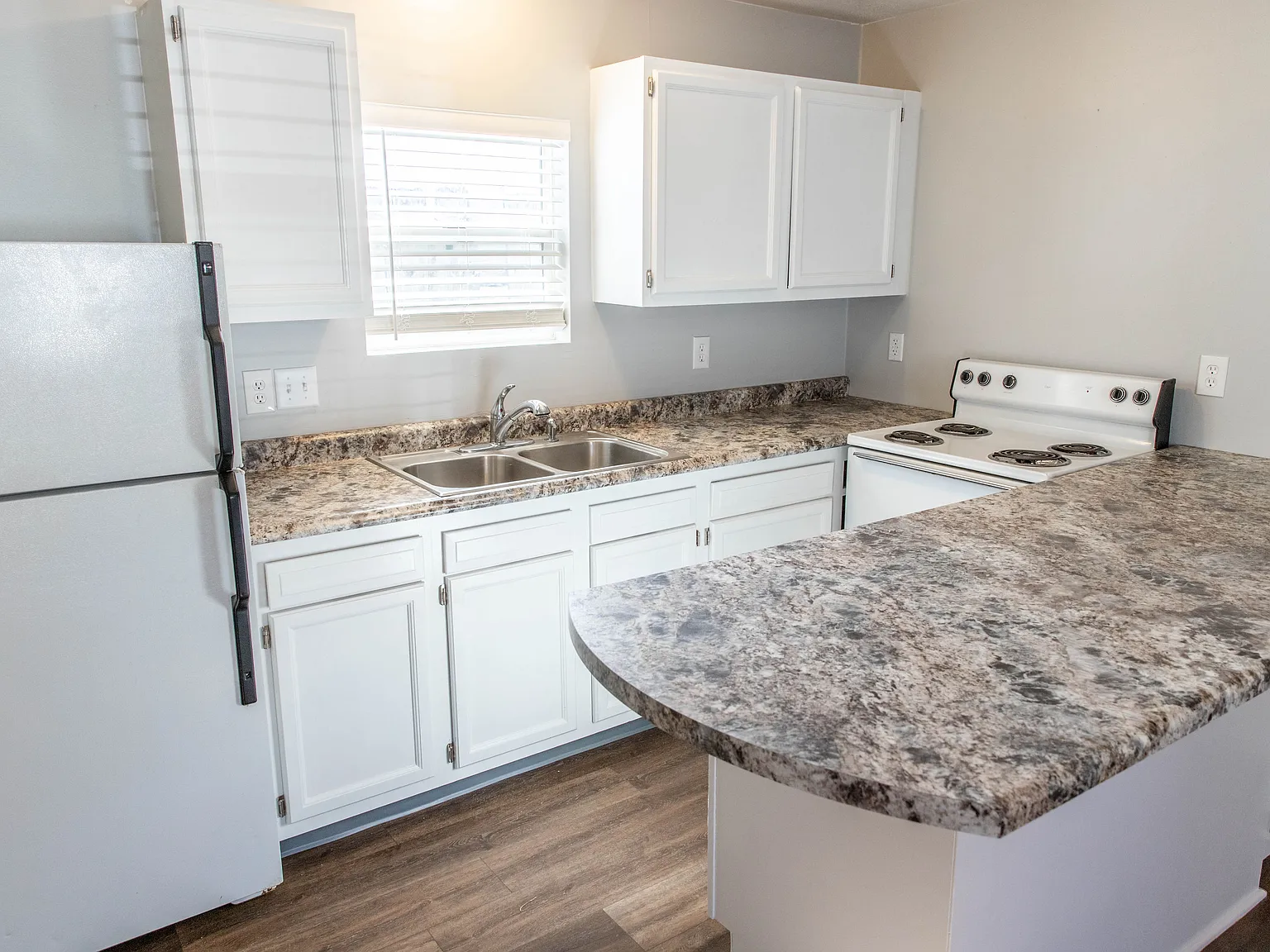 1 bed, 480 sqft, $700 — Photo 4