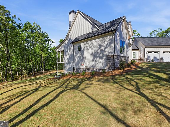 5th image of 110 Fall Pippin Ct