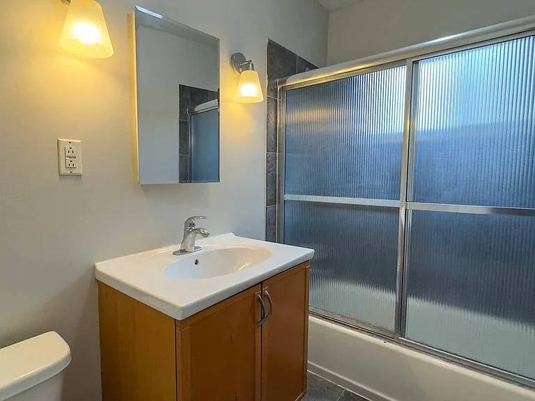 Pershing North — Photo 22