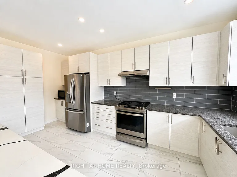 8 Pearl St — Photo 11