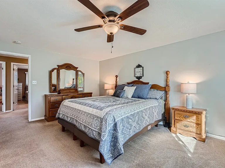 621 Devinney Ct — Photo 9