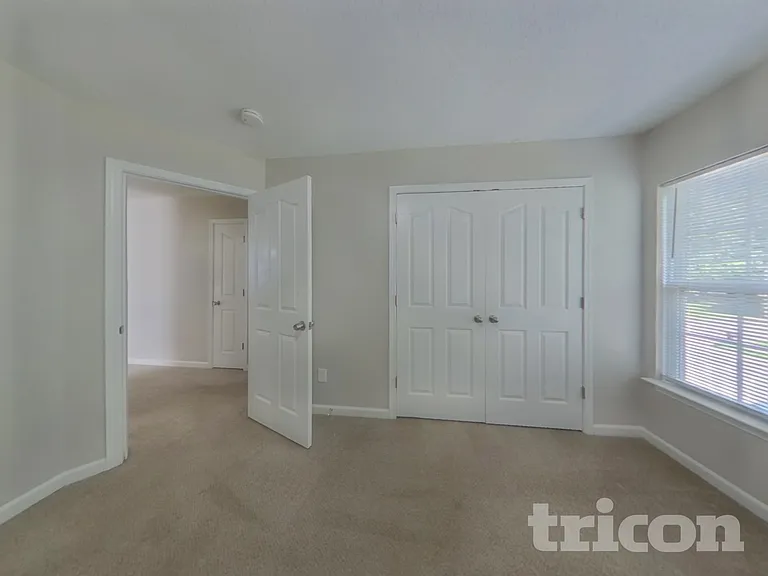 6826 Squirrels Foot Ct — Photo 11
