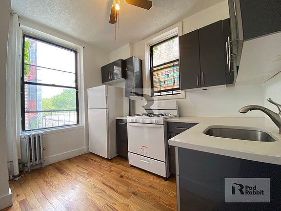 4th image of 249 Vernon Ave #3D
