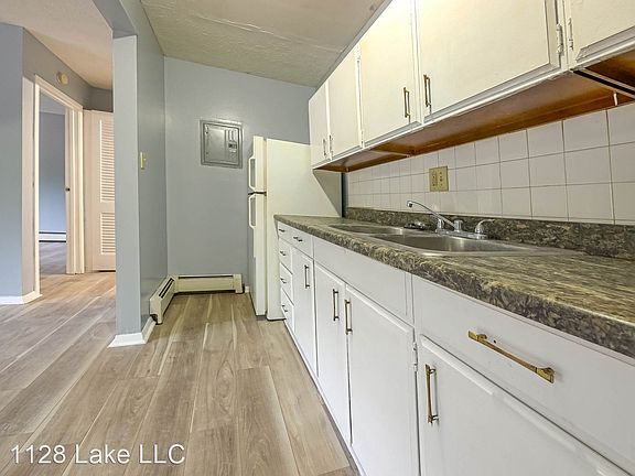 4th image of 1128 Lake St Unit 1124