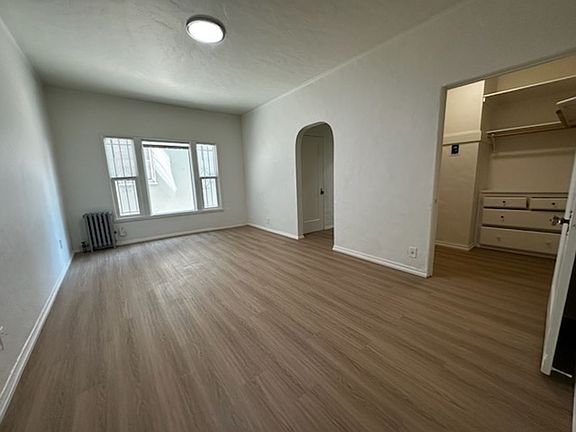 3rd image of 715 40th St APT 5