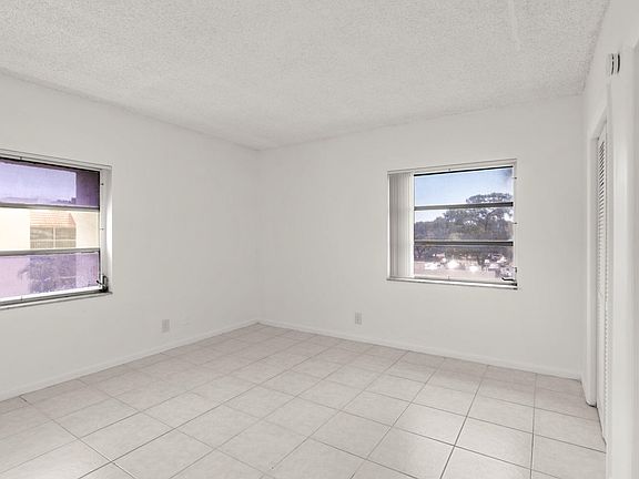 5th image of 626 NW 13th St #310