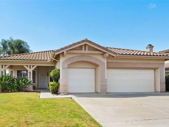 2nd image of 5672 Dartmoor Cir