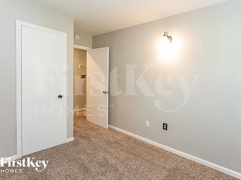 7938 Lindfield Ct — Photo 17