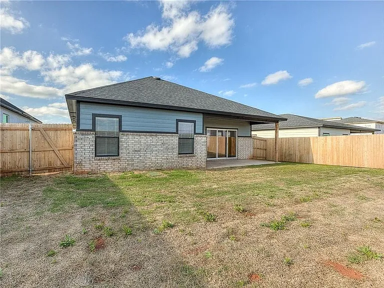 8104 NW 151st Cir — Photo 32