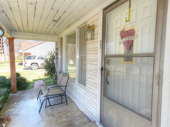 4th image of 324 Garden Dr