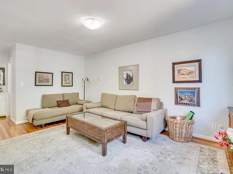 134 G St SW — Photo 24