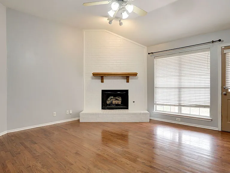 2032 Emerald Brook Ct — Photo 10