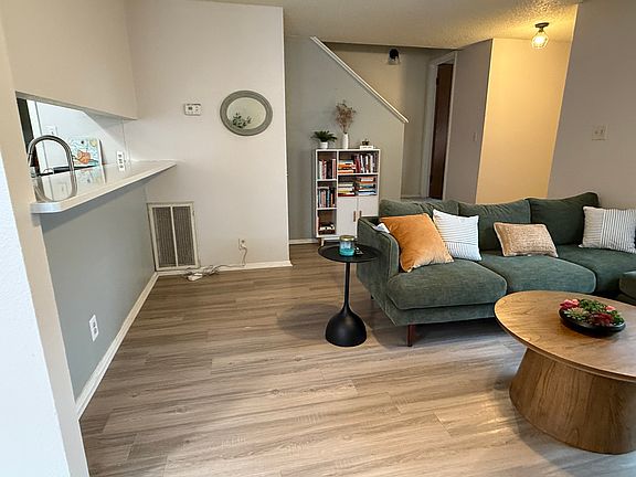 5th image of 2106 Kirksey Dr #D