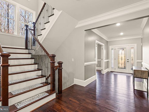 5th image of 9085 Bristow Woods Ct