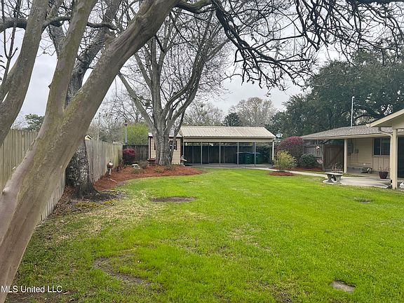 4th image of 2403 Rosewood St