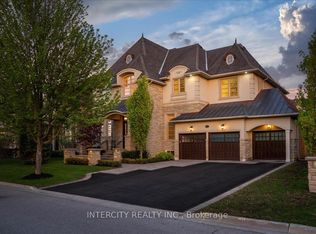 233 Carisbrooke Cir, Aurora, ON L4G0K4
