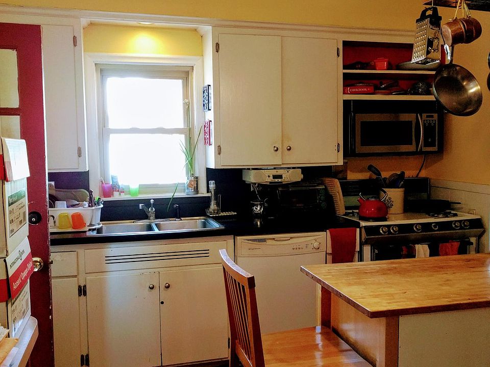 Kitchen, backdoor to screen porch.