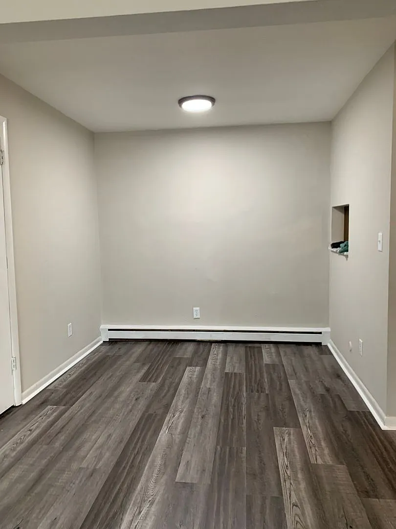 2 Bedroom Apartment - Top Floor Sanctuary — Photo 4