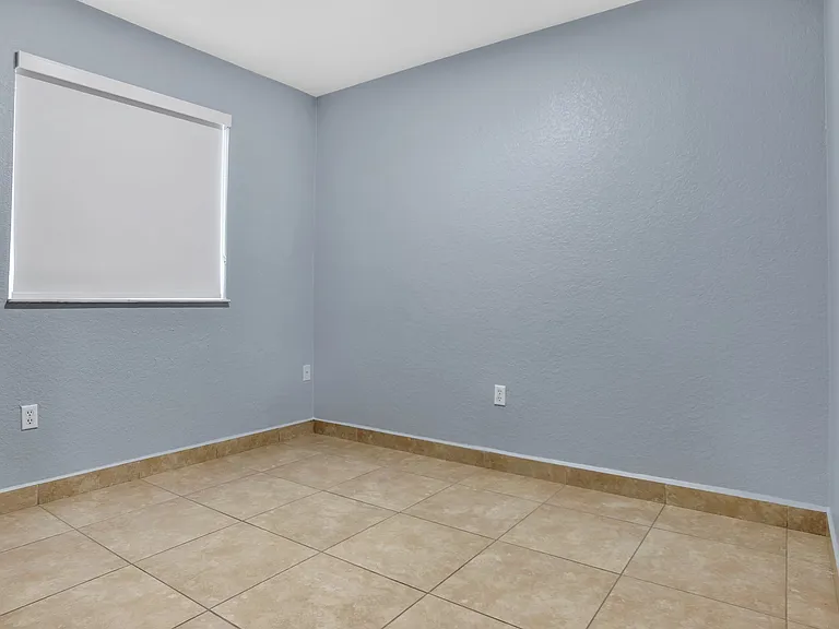 10480 W Okeechobee Rd — Photo 12