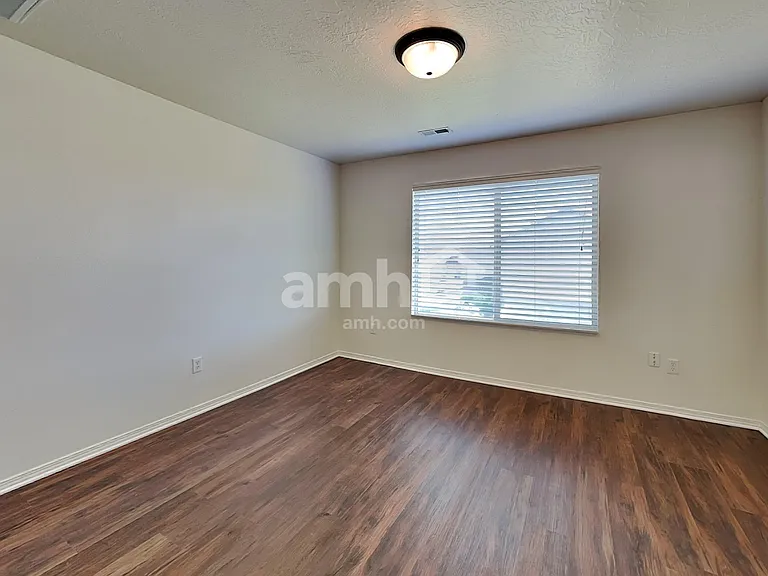 2464 S 3585 W — Photo 9