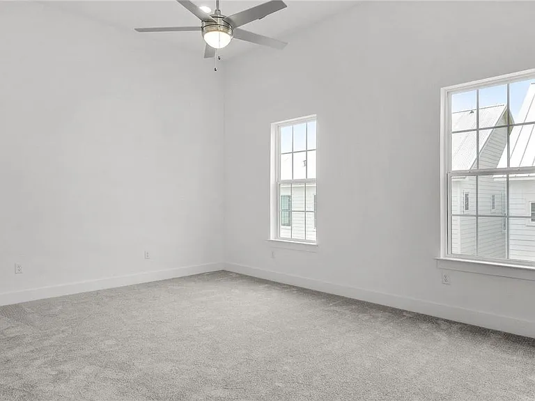 4502 Grassland Dr — Photo 21