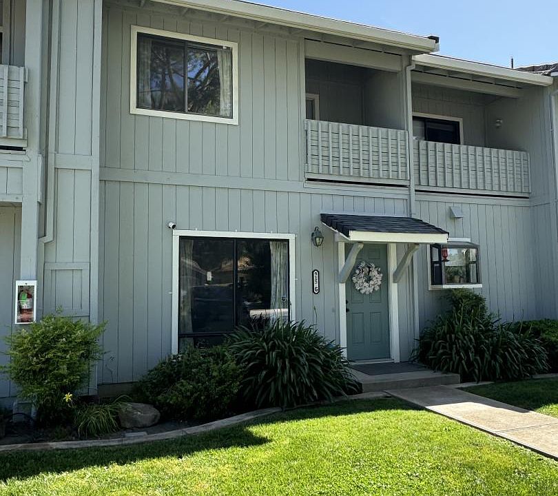 1st image of 915 Saint Andrews #G