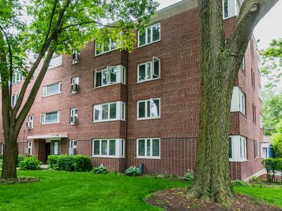 7210 Oak Ave APT 3SE, River Forest, IL, 60305